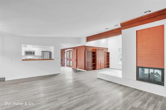 Builiding view twenty two for 2502 Lee, Bay City, MI. 48708