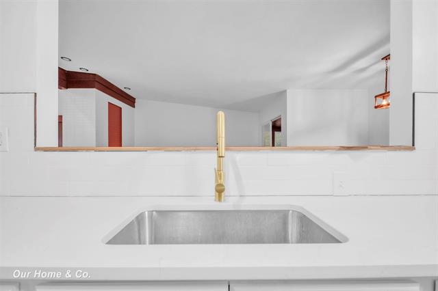 Builiding view twenty for 2502 Lee, Bay City, MI. 48708