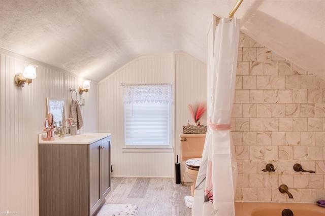 Builiding view nineteen for 701 Pine, Owosso, MI. 48867