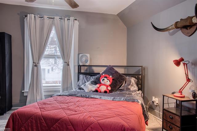 Builiding view seventeen for 701 Pine, Owosso, MI. 48867