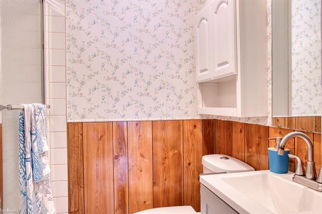 Builiding view twenty one for 701 Pine, Owosso, MI. 48867