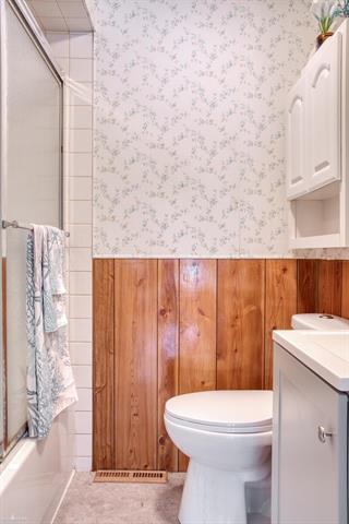 Builiding view twenty for 701 Pine, Owosso, MI. 48867