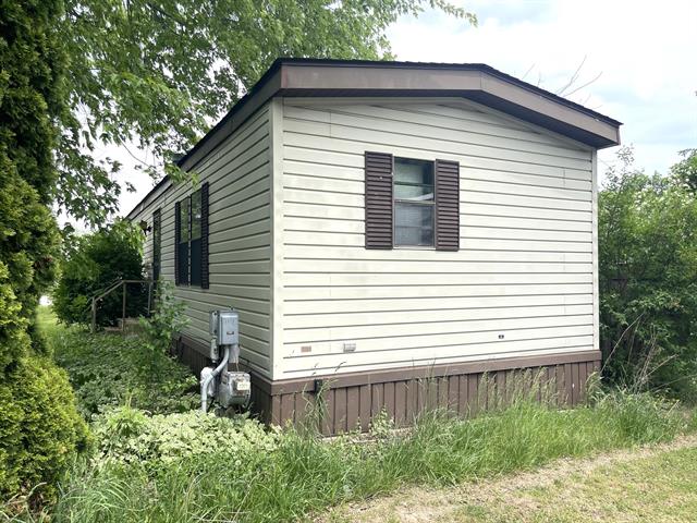 Builiding view twenty three for 855 Jefferson, Grand Ledge, MI. 48837