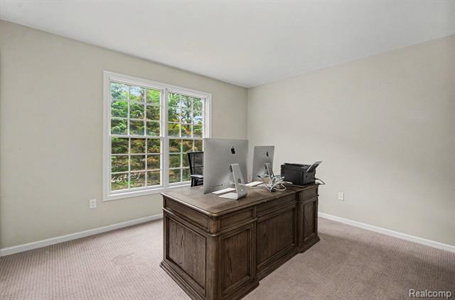 Builiding view fifty seven for 4575 Northridge, West Bloomfield, MI. 48323