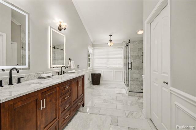 Builiding view fifty for 4575 Northridge, West Bloomfield, MI. 48323