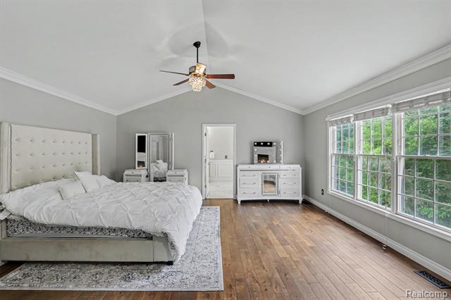 Builiding view forty three for 4575 Northridge, West Bloomfield, MI. 48323