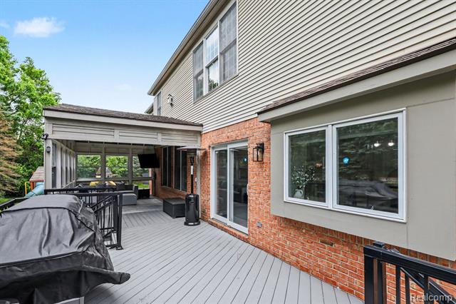 Builiding view nine for 4575 Northridge, West Bloomfield, MI. 48323