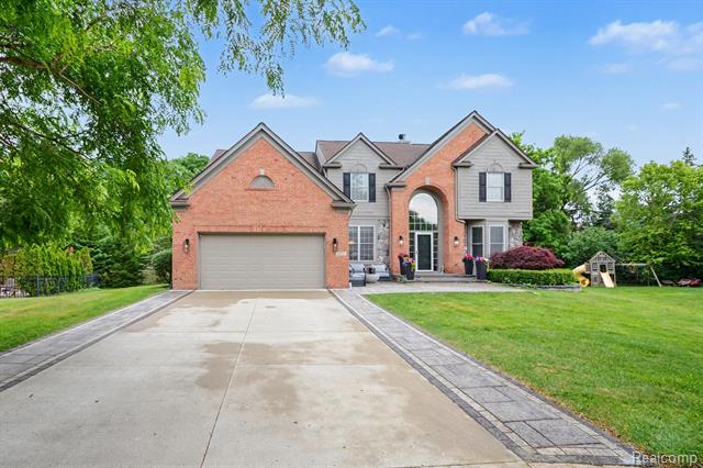 Builiding view one for 4575 Northridge, West Bloomfield, MI. 48323