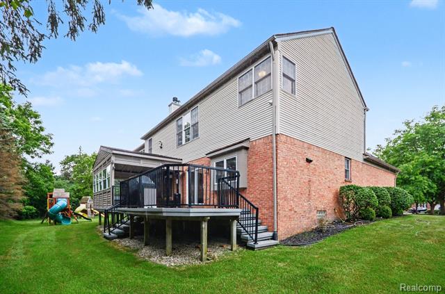 Builiding view seven for 4575 Northridge, West Bloomfield, MI. 48323