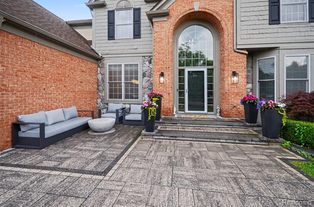 Builiding view six for 4575 Northridge, West Bloomfield, MI. 48323