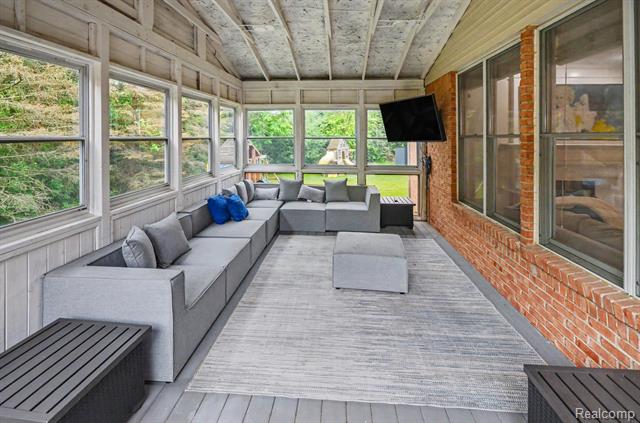 Builiding view twelve for 4575 Northridge, West Bloomfield, MI. 48323
