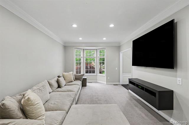 Builiding view twenty for 4575 Northridge, West Bloomfield, MI. 48323