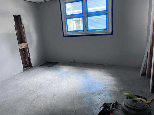 Builiding view five for 410 Fourth, Flint, MI. 48503