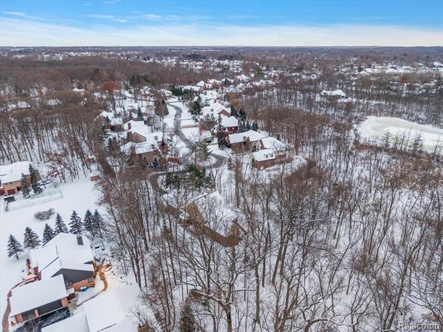 Builiding view eighty eight for 3412 Timberlake, Walled Lake, MI. 48390