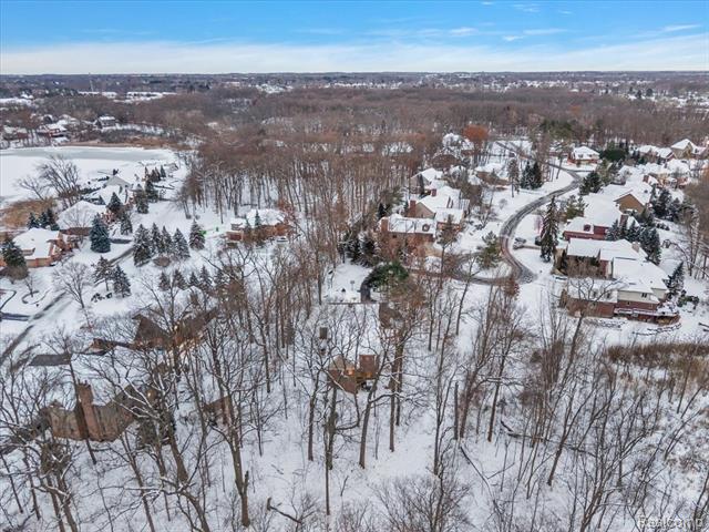 Builiding view eighty nine for 3412 Timberlake, Walled Lake, MI. 48390