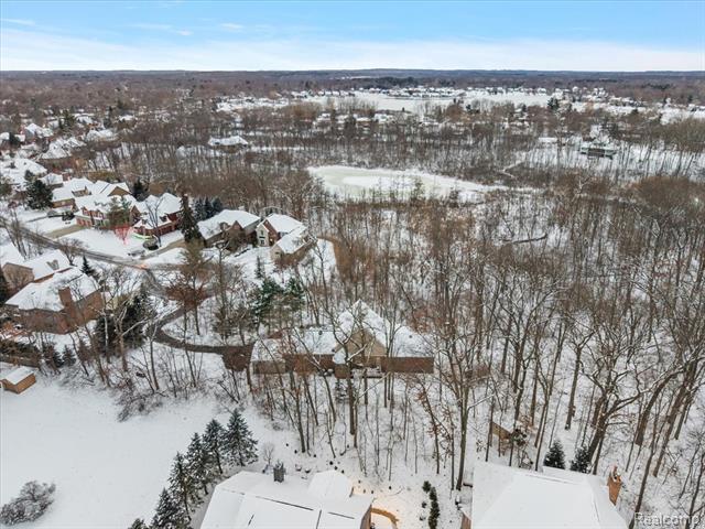 Builiding view eighty seven for 3412 Timberlake, Walled Lake, MI. 48390