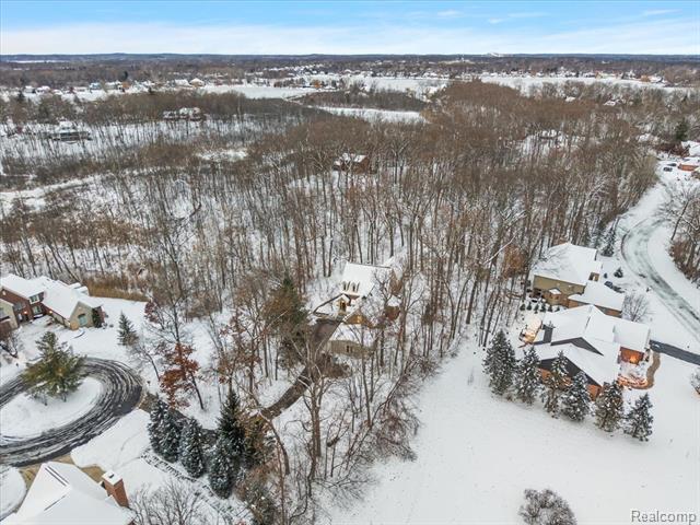 Builiding view eighty six for 3412 Timberlake, Walled Lake, MI. 48390