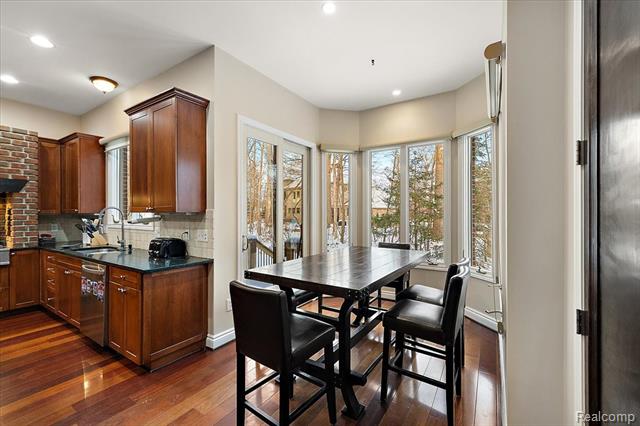 Builiding view seventeen for 3412 Timberlake, Walled Lake, MI. 48390