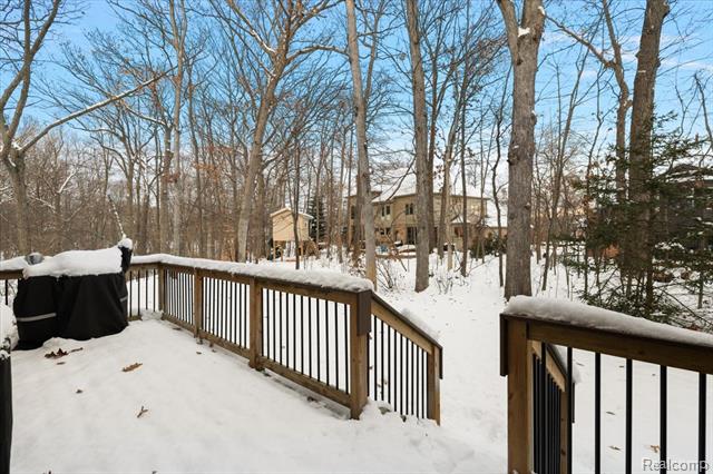 Builiding view seventy seven for 3412 Timberlake, Walled Lake, MI. 48390