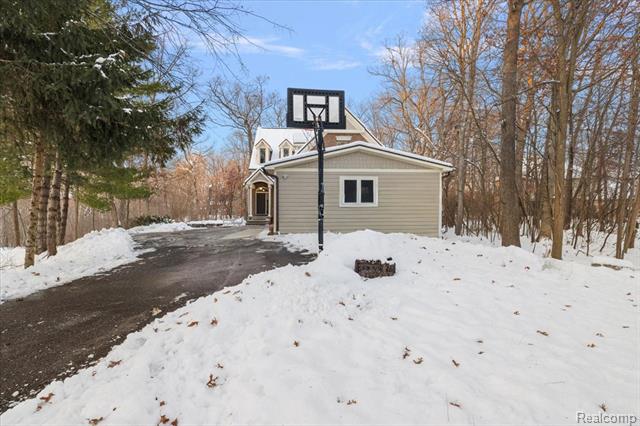 Builiding view seventy three for 3412 Timberlake, Walled Lake, MI. 48390