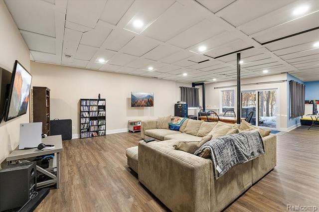 Builiding view sixty one for 3412 Timberlake, Walled Lake, MI. 48390