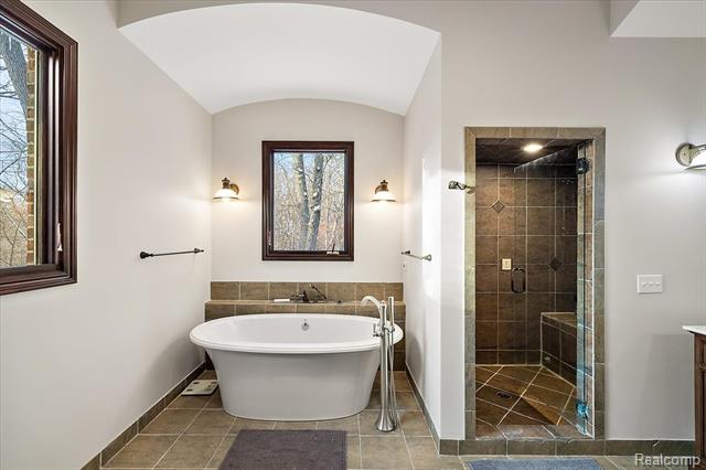 Builiding view thirty one for 3412 Timberlake, Walled Lake, MI. 48390