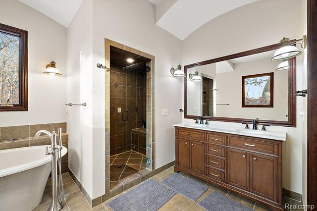 Builiding view thirty three for 3412 Timberlake, Walled Lake, MI. 48390