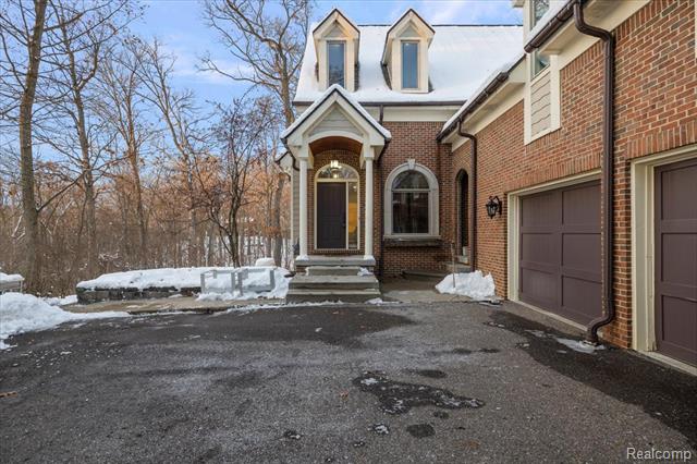 Builiding view two for 3412 Timberlake, Walled Lake, MI. 48390