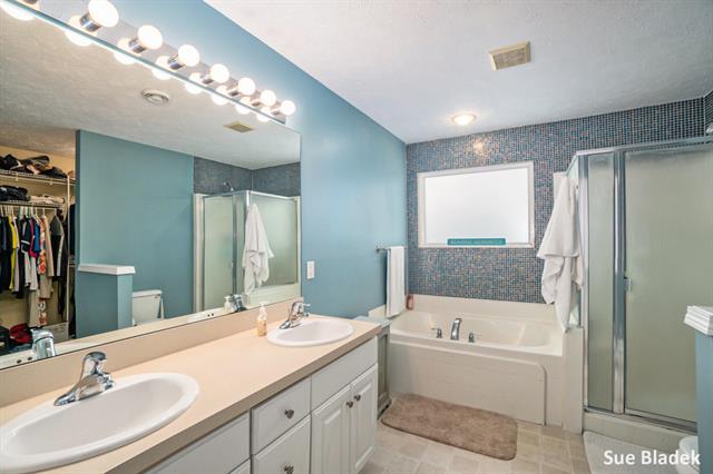 Builiding view thirty for 8641 Suntree, Zeeland, MI. 49464