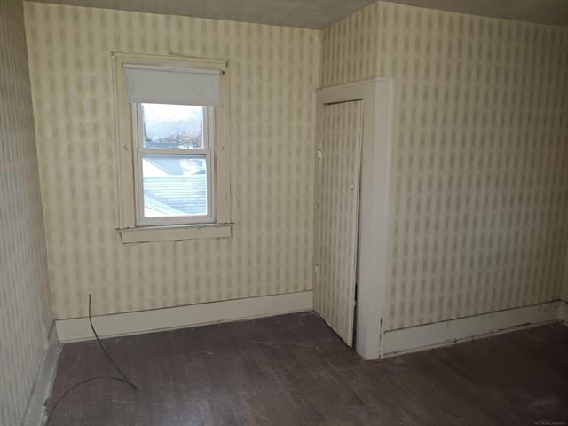 Builiding view eleven for 6120 Stahelin, Detroit, MI. 48228