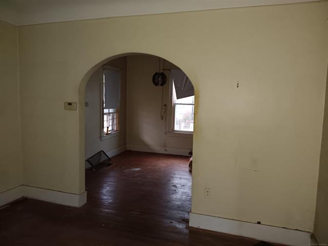 Builiding view seven for 6120 Stahelin, Detroit, MI. 48228