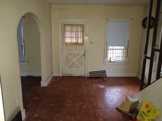 Builiding view six for 6120 Stahelin, Detroit, MI. 48228