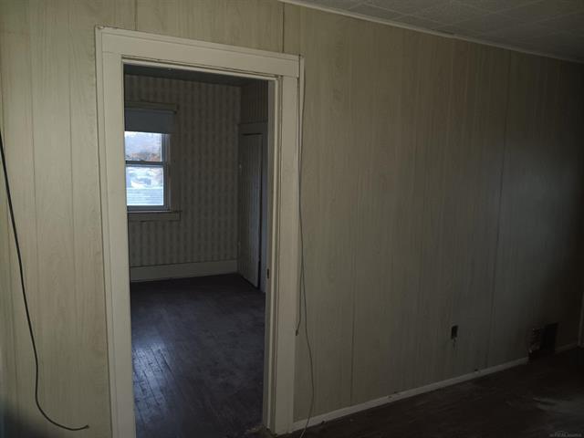 Builiding view ten for 6120 Stahelin, Detroit, MI. 48228