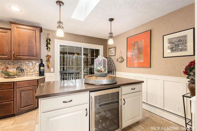 Builiding view eleven for 1154 Springwood, Grand Rapids, MI. 49508