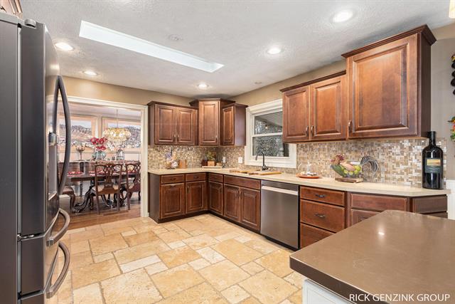 Builiding view ten for 1154 Springwood, Grand Rapids, MI. 49508