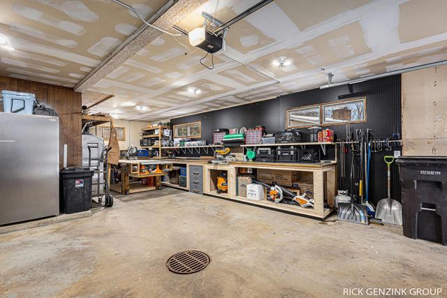 Builiding view thirty five for 1154 Springwood, Grand Rapids, MI. 49508