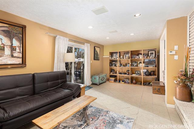 Builiding view twenty nine for 1154 Springwood, Grand Rapids, MI. 49508