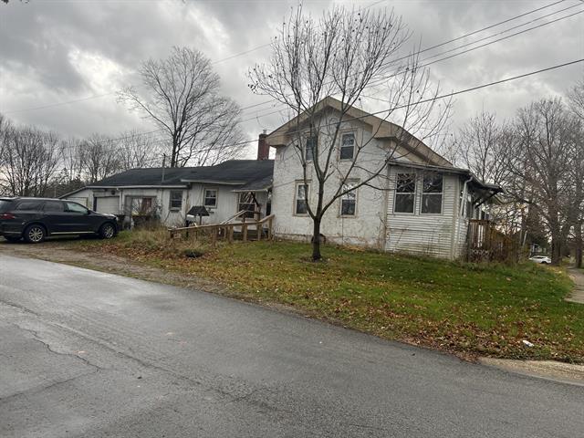 front view for 301 S Broadway Street, Union City, Mi. 49094