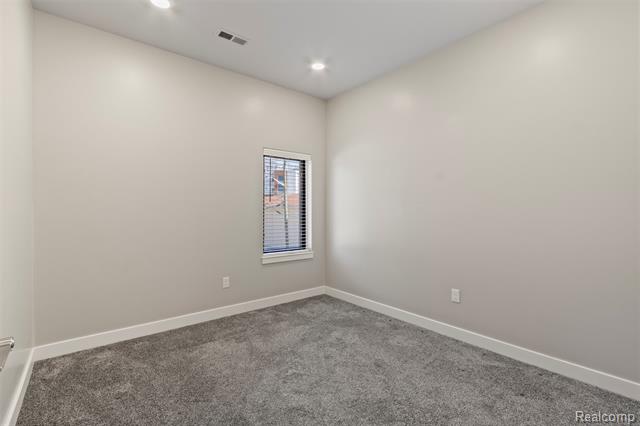 Builiding view eight for 105 Laurel, Royal Oak, MI. 48067