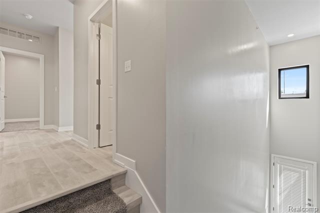 Builiding view nine for 105 Laurel, Royal Oak, MI. 48067