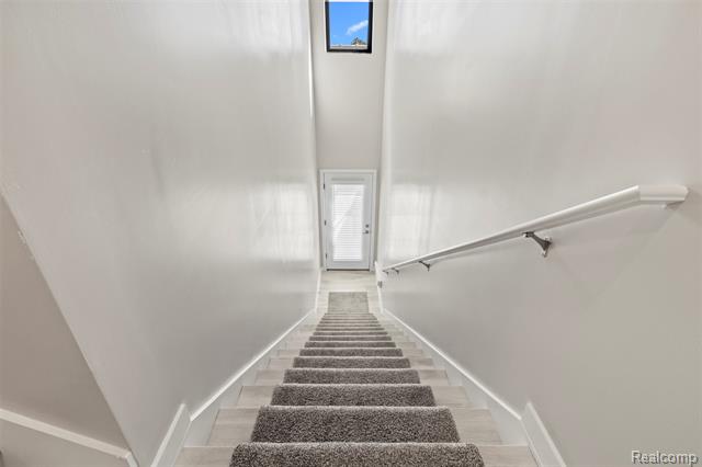 Builiding view thirteen for 105 Laurel, Royal Oak, MI. 48067