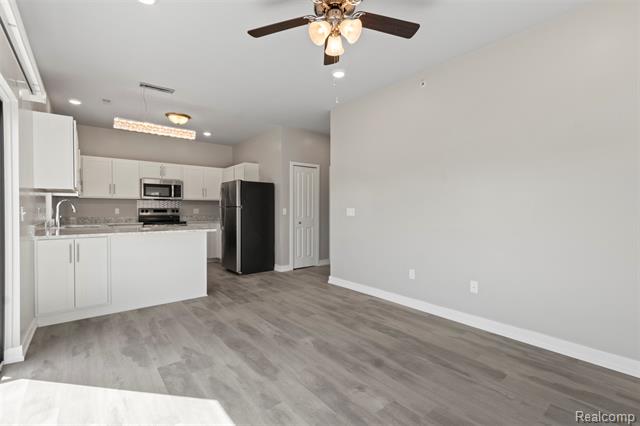 Builiding view three for 105 Laurel, Royal Oak, MI. 48067