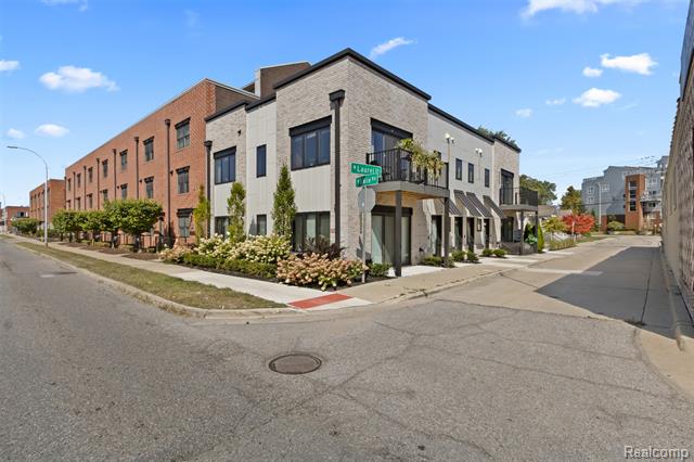 front view for 105 N Laurel Street, Royal Oak, Mi. 48067