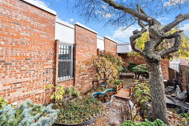 front view for 1923 Hyde Park Drive, Detroit, Mi. 48207