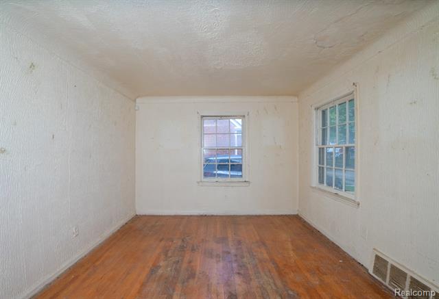 Builiding view four for 20161 Yonka, Detroit, MI. 48234