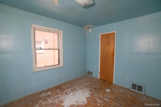 Builiding view thirteen for 20161 Yonka, Detroit, MI. 48234