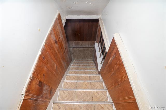 Builiding view twenty for 20161 Yonka, Detroit, MI. 48234