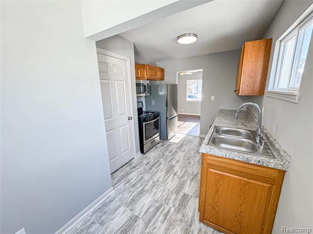 Builiding view five for 621 Lochhead, Flint, MI. 48507