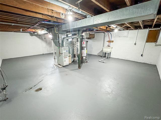 Builiding view seven for 621 Lochhead, Flint, MI. 48507