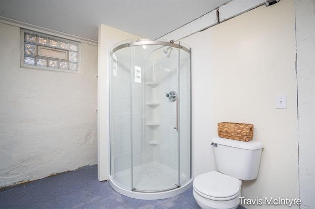 Builiding view eighteen for 2053 Paris, Grand Rapids, MI. 49507